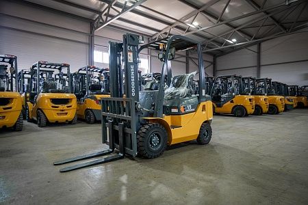  Дизельный погрузчик GOODSENSE FD15 1,5т 3,0м Xinchai Арт 625019 низкие цены 