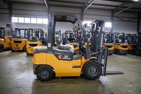  Дизельный погрузчик GOODSENSE FD25 2,5т 3,0м Xinchai Арт 492778 низкие цены 